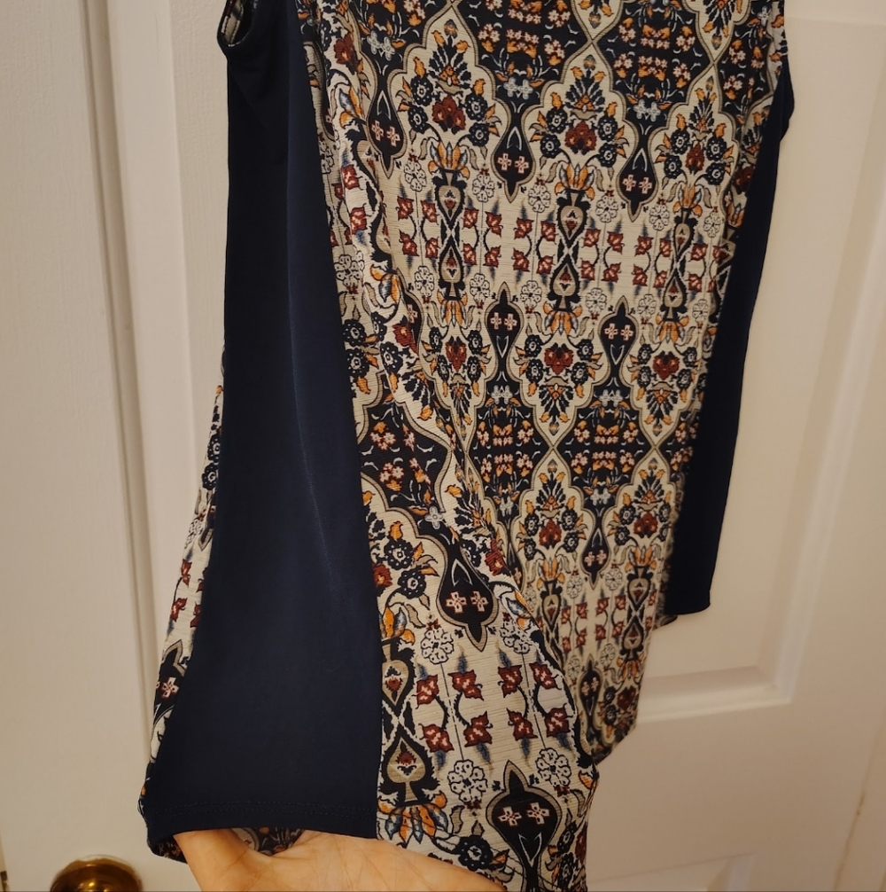 Naif Patterned Sleeveless Top - Picture 6 of 9
